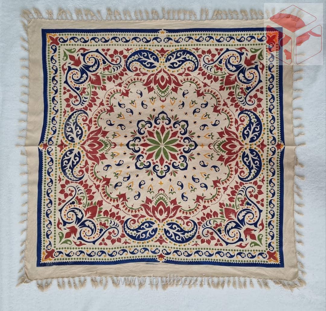  این کالا از پارچه نخ پنبه تولید شده است.دارای رنگ ثابت .طراحی ویژه صادراتی .دارای تثبیت رنگ طولانی .قابل شستشو و شو .مقاوم در برابر اتو .مورد استفاده برای سفره و رومیزی و تزیین است .تولید انحصاری .تعداد محدود